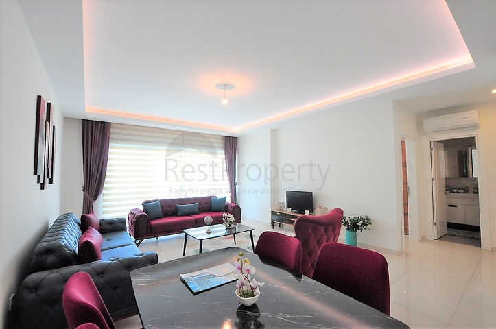 شقة مؤثثة من تصميم غرفة وصالة ضمن  مجمع ذو خدمات مميزة في مهموتلار - الانيا 