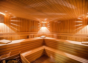 شقة مؤثثة من تصميم غرفة وصالة ضمن  مجمع ذو خدمات مميزة في مهموتلار - الانيا 