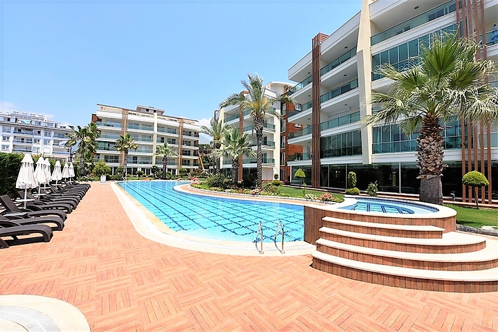 شقة غرفة وصالة ضمن مجمع فاخر في اوبا -الانيا 