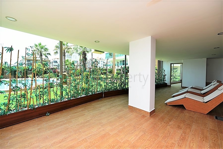 شقة غرفة وصالة ضمن مجمع فاخر في اوبا -الانيا 