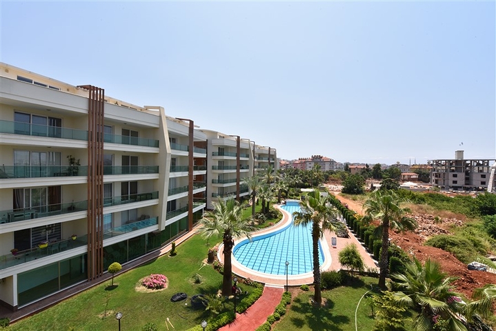 شقة غرفة وصالة ضمن مجمع فاخر في اوبا -الانيا 