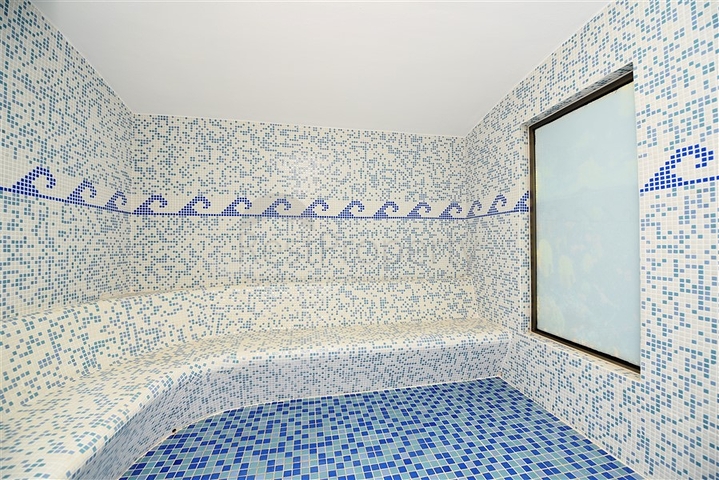 شقة غرفة وصالة ضمن مجمع فاخر في اوبا -الانيا 