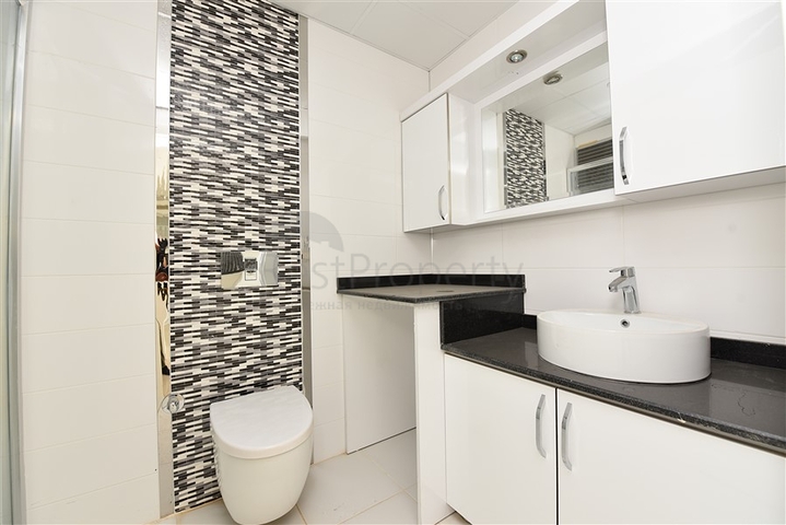 شقة غرفة وصالة ضمن مجمع فاخر في اوبا -الانيا 