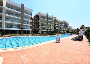 شقة غرفة وصالة ضمن مجمع فاخر في اوبا -الانيا 