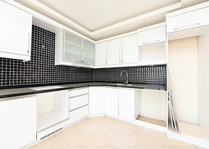 شقة غرفة وصالة ضمن مجمع فاخر في اوبا -الانيا 