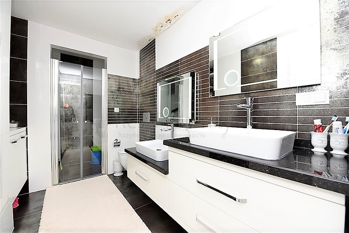 شقة عائلية واسعة من تصميم خمس غرف نوم وصالة - مؤثثة - في توسمور - الانيا 