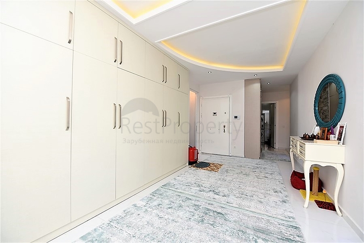 شقة عائلية واسعة من تصميم خمس غرف نوم وصالة - مؤثثة - في توسمور - الانيا 