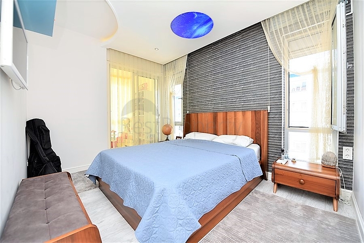 شقة عائلية واسعة من تصميم خمس غرف نوم وصالة - مؤثثة - في توسمور - الانيا 