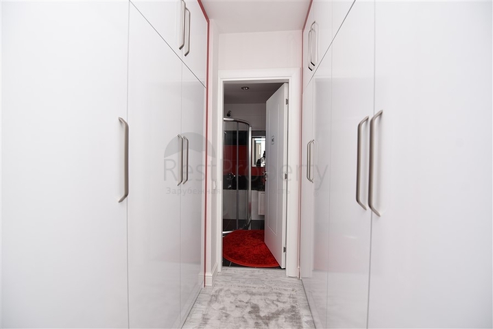 شقة عائلية واسعة من تصميم خمس غرف نوم وصالة - مؤثثة - في توسمور - الانيا 