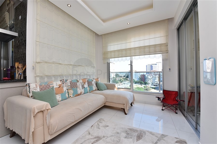 شقة عائلية واسعة من تصميم خمس غرف نوم وصالة - مؤثثة - في توسمور - الانيا 