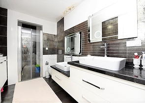 شقة عائلية واسعة من تصميم خمس غرف نوم وصالة - مؤثثة - في توسمور - الانيا 