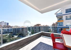 شقة عائلية واسعة من تصميم خمس غرف نوم وصالة - مؤثثة - في توسمور - الانيا 