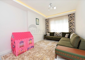 شقة عائلية واسعة من تصميم خمس غرف نوم وصالة - مؤثثة - في توسمور - الانيا 