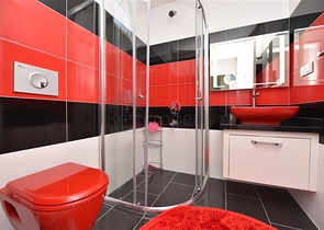 شقة عائلية واسعة من تصميم خمس غرف نوم وصالة - مؤثثة - في توسمور - الانيا 