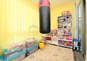 شقة عائلية واسعة من تصميم خمس غرف نوم وصالة - مؤثثة - في توسمور - الانيا 