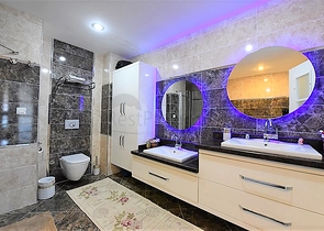 شقة عائلية واسعة من تصميم خمس غرف نوم وصالة - مؤثثة - في توسمور - الانيا 