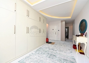 شقة عائلية واسعة من تصميم خمس غرف نوم وصالة - مؤثثة - في توسمور - الانيا 