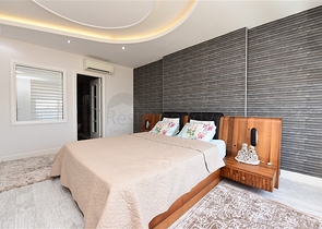 شقة عائلية واسعة من تصميم خمس غرف نوم وصالة - مؤثثة - في توسمور - الانيا 