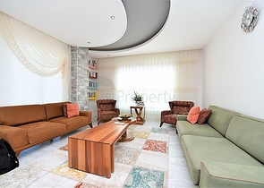 شقة عائلية واسعة من تصميم خمس غرف نوم وصالة - مؤثثة - في توسمور - الانيا 