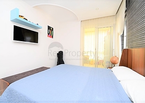 شقة عائلية واسعة من تصميم خمس غرف نوم وصالة - مؤثثة - في توسمور - الانيا 