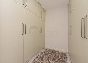 شقة عائلية واسعة من تصميم خمس غرف نوم وصالة - مؤثثة - في توسمور - الانيا 