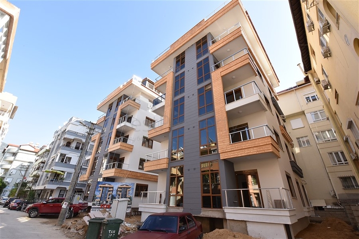 على مسافة خطوات من شاطئ البحر -مجمع سكني جديد في مركز الانيا 