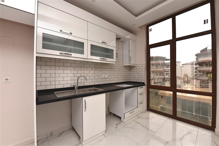 على مسافة خطوات من شاطئ البحر -مجمع سكني جديد في مركز الانيا 