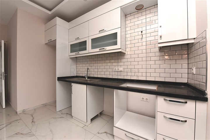 على مسافة خطوات من شاطئ البحر -مجمع سكني جديد في مركز الانيا 