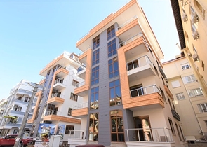 على مسافة خطوات من شاطئ البحر -مجمع سكني جديد في مركز الانيا 