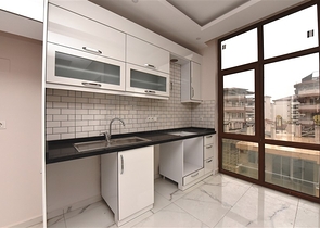 على مسافة خطوات من شاطئ البحر -مجمع سكني جديد في مركز الانيا 