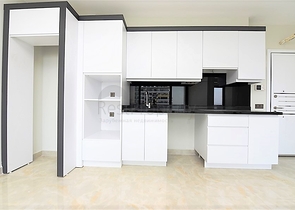 اطلالة بحرية مباشرة -شقة من تصميم غرفة وصالة ضمن مجمع سكني حديث في مهموتلار - الانيا 