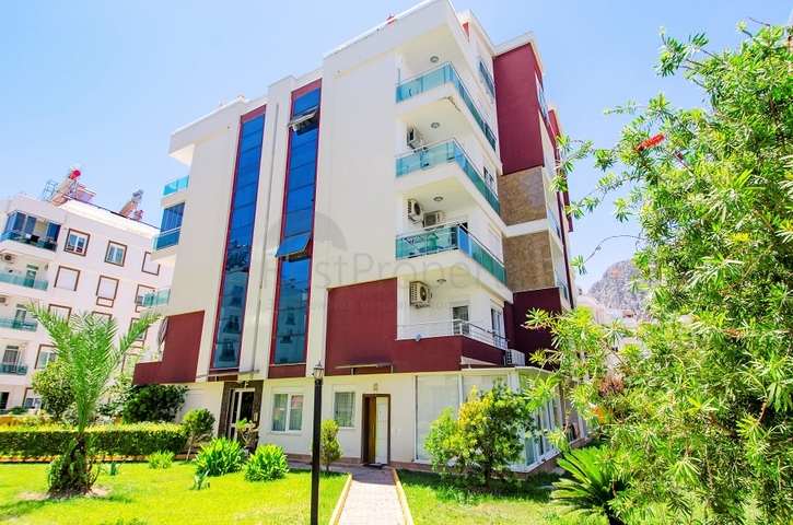 شقة بغرفة نوم واحدة في مجمع في كونيالتي