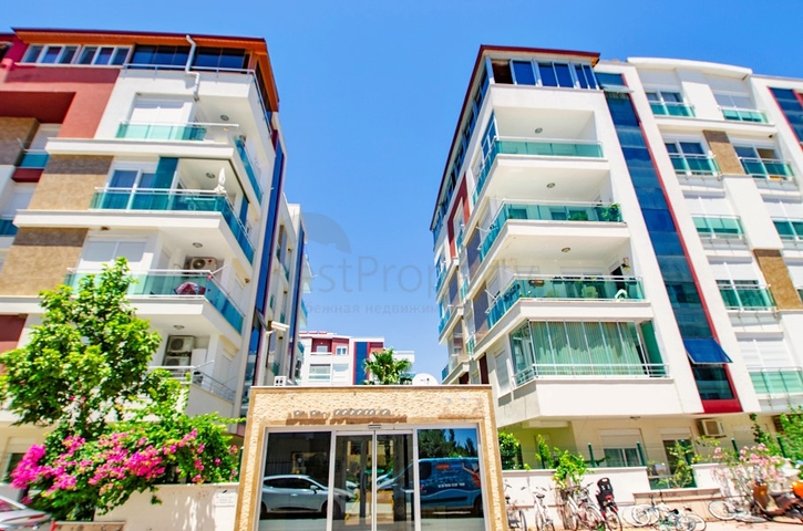 شقة بغرفة نوم واحدة في مجمع في كونيالتي