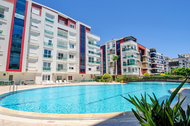 شقة بغرفة نوم واحدة في مجمع في كونيالتي