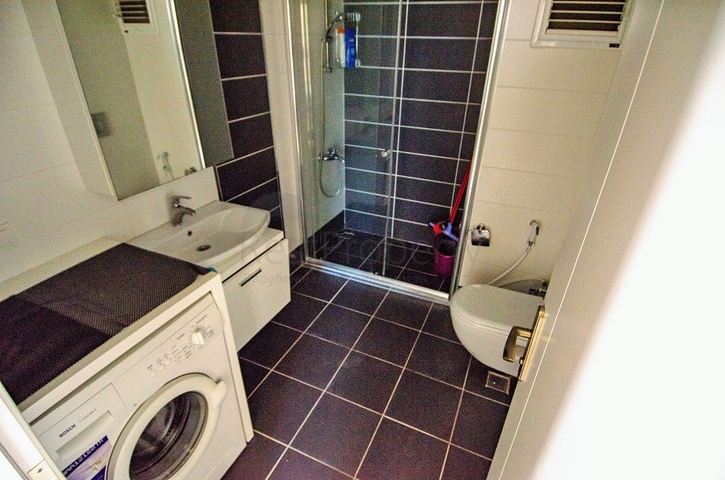 شقة بغرفة نوم واحدة في مجمع في كونيالتي