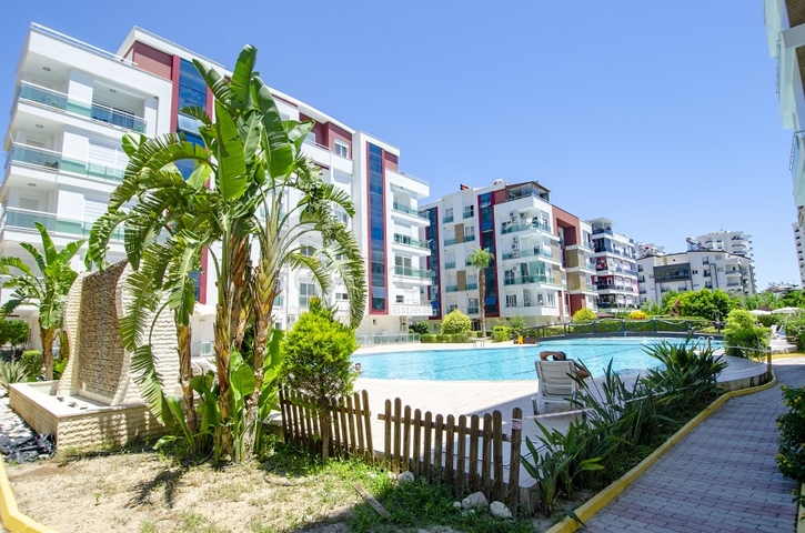 شقة بغرفة نوم واحدة في مجمع في كونيالتي