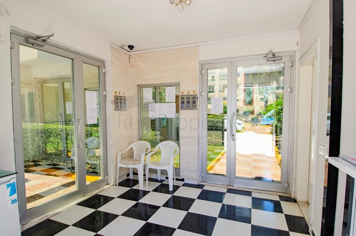 شقة بغرفة نوم واحدة في مجمع في كونيالتي