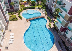 شقة بغرفة نوم واحدة في مجمع في كونيالتي