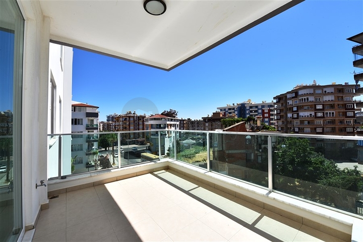 غرفة وصالة مؤثثة ضمن مجمع خمس نجوم في توسمور - الانيا 