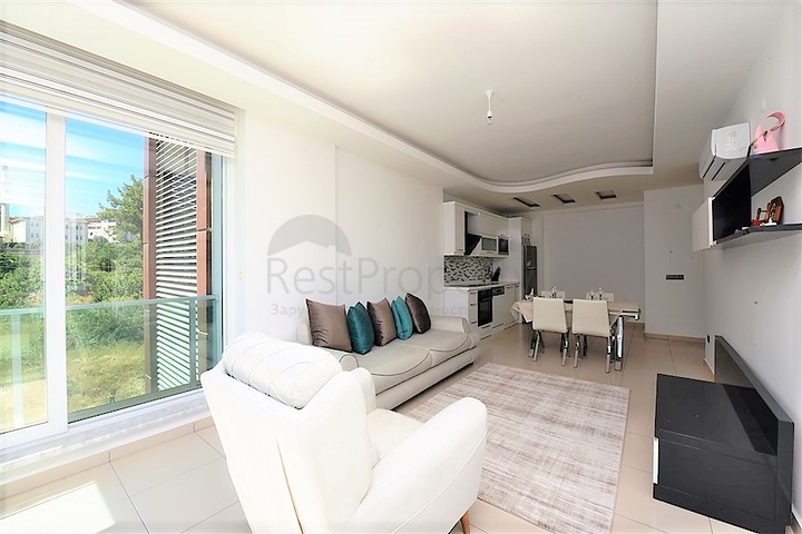 غرفة وصالة مؤثثة ضمن مجمع خمس نجوم في توسمور - الانيا 