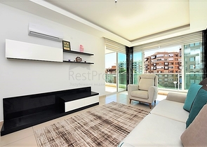 غرفة وصالة مؤثثة ضمن مجمع خمس نجوم في توسمور - الانيا 