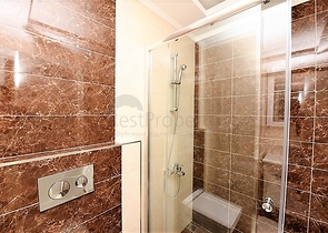 غرفة وصالة مؤثثة ضمن مجمع خمس نجوم في توسمور - الانيا 