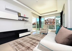 غرفة وصالة مؤثثة ضمن مجمع خمس نجوم في توسمور - الانيا 