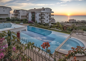 اطلالة بحرية ساحرة - شقق واسعة شمن مجمع حديث في كوناكله / الانيا