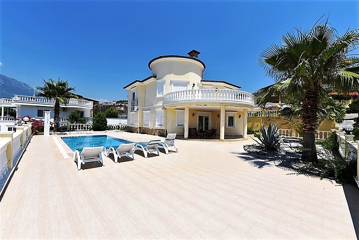 فيلا مستقلة مع مسبح خاص - اطلالة بحر - في كارجي جاك / الانيا 