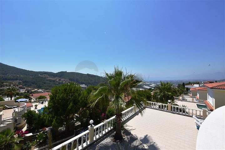 فيلا مستقلة مع مسبح خاص - اطلالة بحر - في كارجي جاك / الانيا 