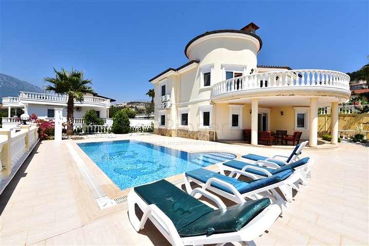 فيلا مستقلة مع مسبح خاص - اطلالة بحر - في كارجي جاك / الانيا 