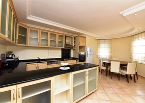 فيلا مستقلة مع مسبح خاص - اطلالة بحر - في كارجي جاك / الانيا 