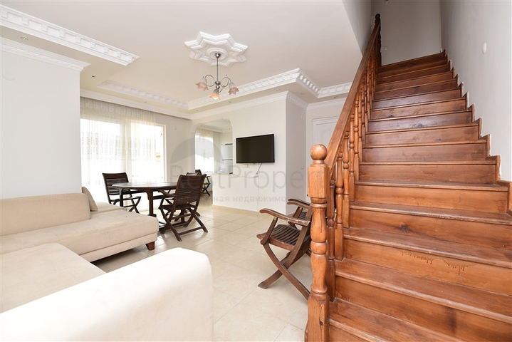 دوبلكس عائلية -بسعر مميز - من تصميم خمس غرف وصالة  في اوبا / الانيا 