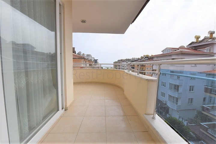 دوبلكس عائلية -بسعر مميز - من تصميم خمس غرف وصالة  في اوبا / الانيا 